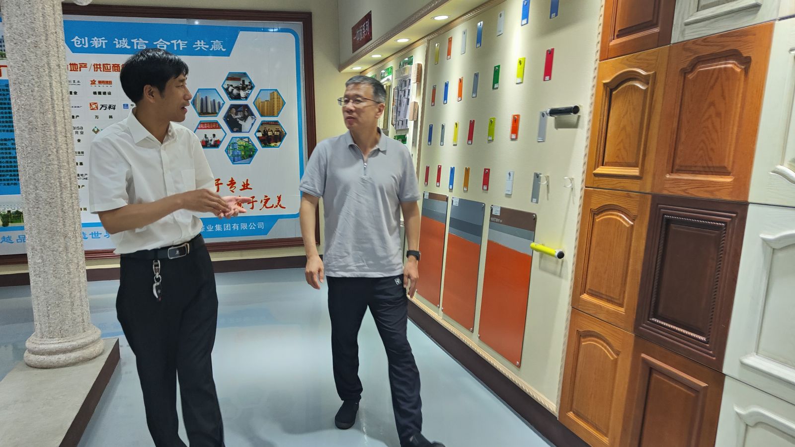 啄木鳥漆業(yè)集團 軟瓷 內(nèi)外墻涂料