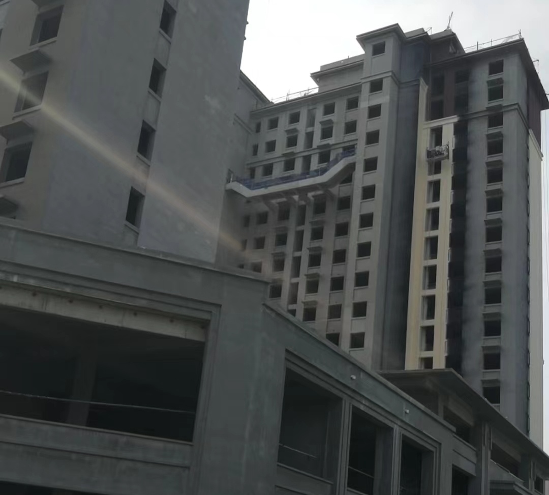 啄木鳥漆業(yè)集團簽約山東慶云“均晟·天成”外墻真石漆供貨合同