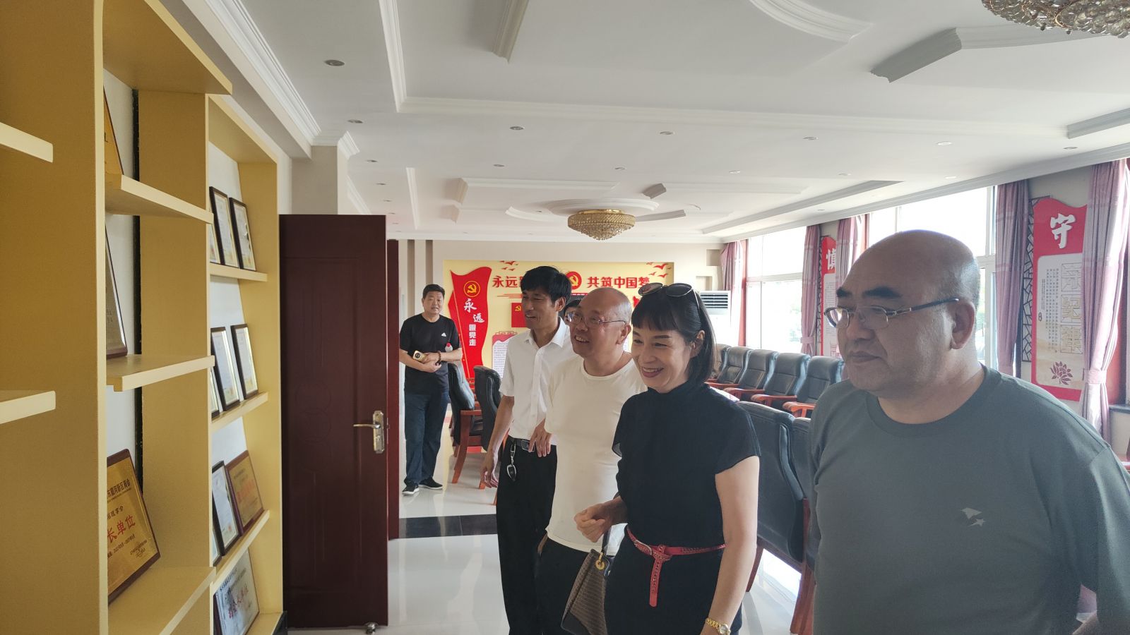 多商會(huì)到訪啄木鳥漆業(yè)集團(tuán)——互學(xué)互鑒 共促發(fā)展